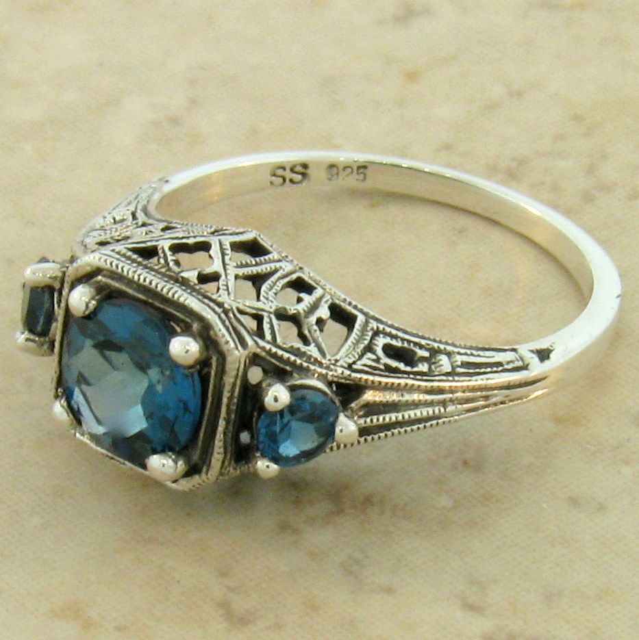 GENUINE LONDON BLUE TOPAZ .925 STERLING SILVER ANTIQUE STYLE RING, 188
