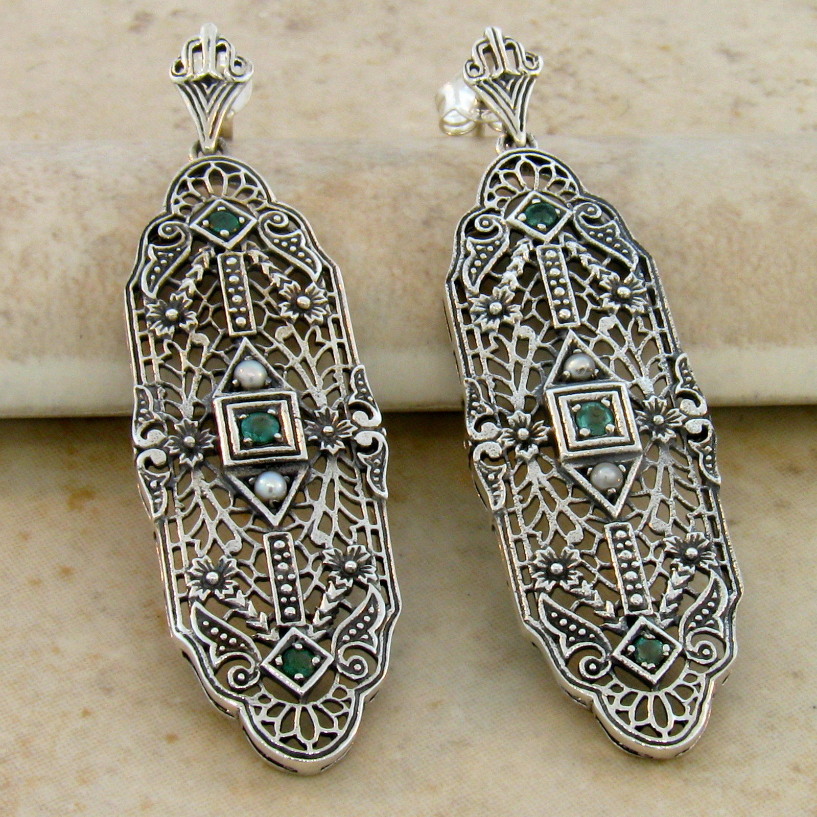 GENUINE EMERALD SEED PEARL 925 STERLING SILVER ANTIQUE DESIGN EARRINGS
